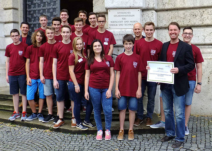 Schüler der Staatliche Realschule Neufahrn in Ndb. erringen den 1. Platz beim bayernweiten Wettbewerb "Technik-Scouts"