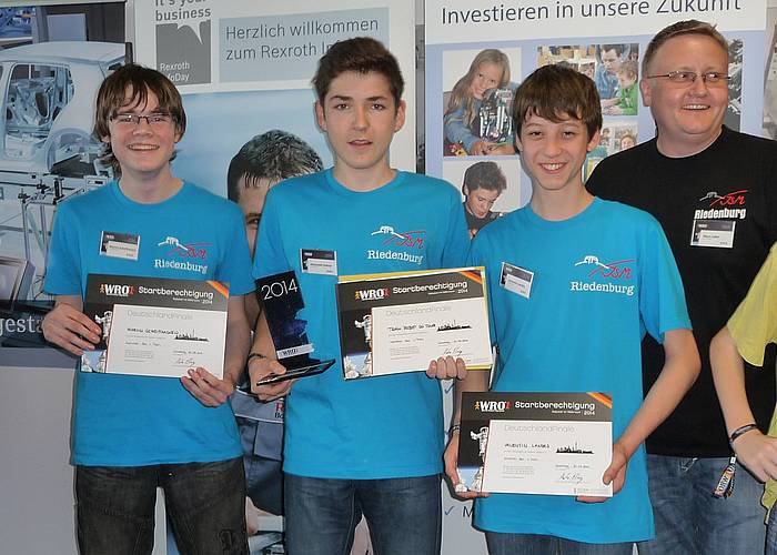 Das Team „ROBOT on TOUR“
