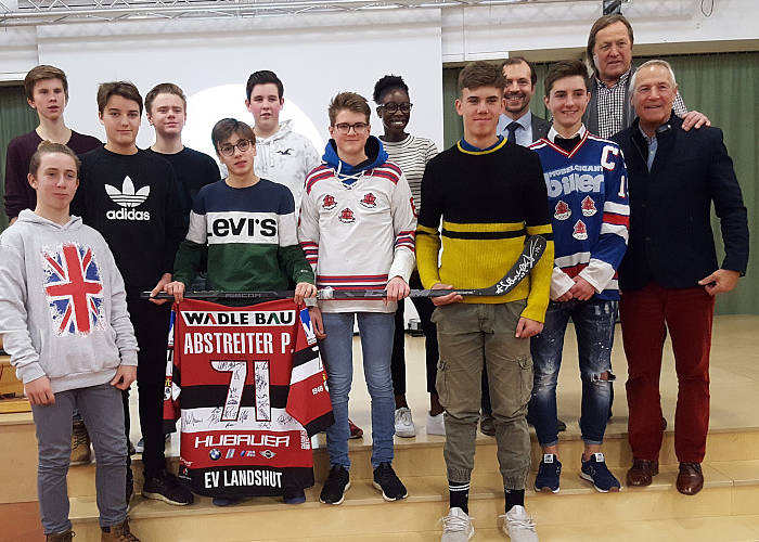 Eishockeylegenden an der Staatlichen Realschule Landshut