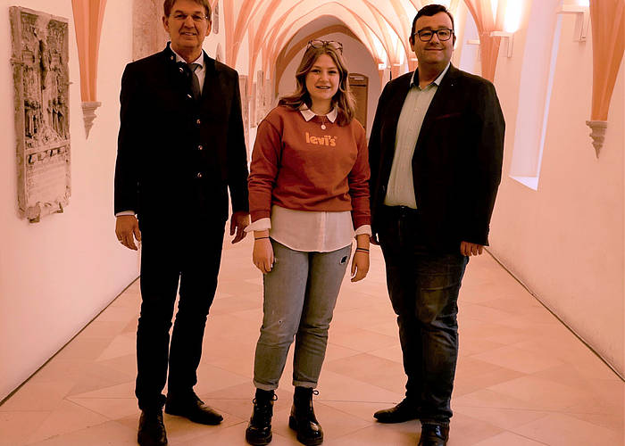 Ministerialbeauftragter Manfred Brodschelm, Katharina Buchner, Schulleiter Dr. Markus Eberhardt (von links nach rechts)