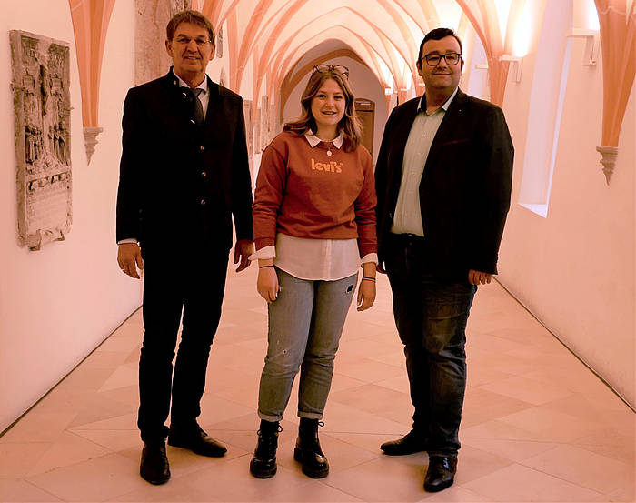 Ministerialbeauftragter Manfred Brodschelm, Katharina Buchner, Schulleiter Dr. Markus Eberhardt (von links nach rechts)